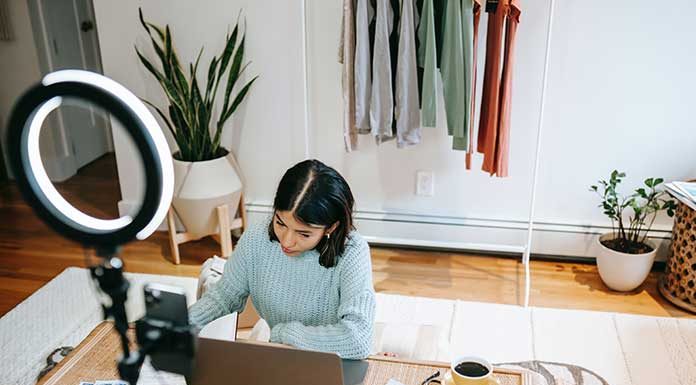Remote-Desktop-Advantages-Of-Teleworking-And-Intelligent-Working